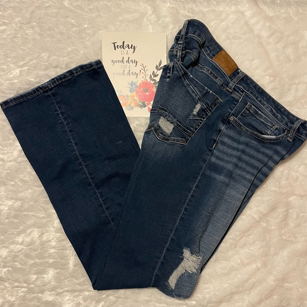 Buckle BKE Stella Low Rise Bootcut jeans -distressed